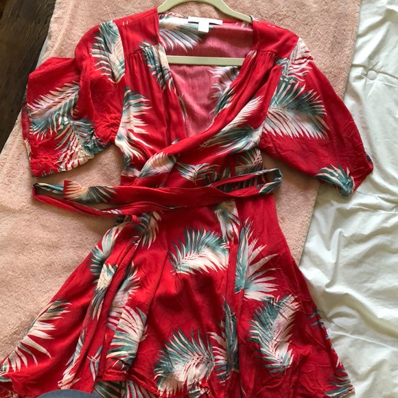 Forever 21 Dresses & Skirts - Low cut wrap dress